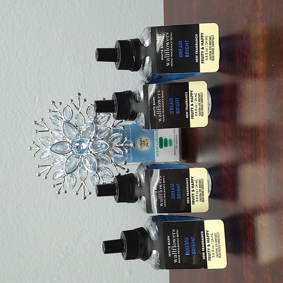 Bath & Body Works Accents Bath Body Works Wallflower Nightlight Plug In With 4 Dream Bright